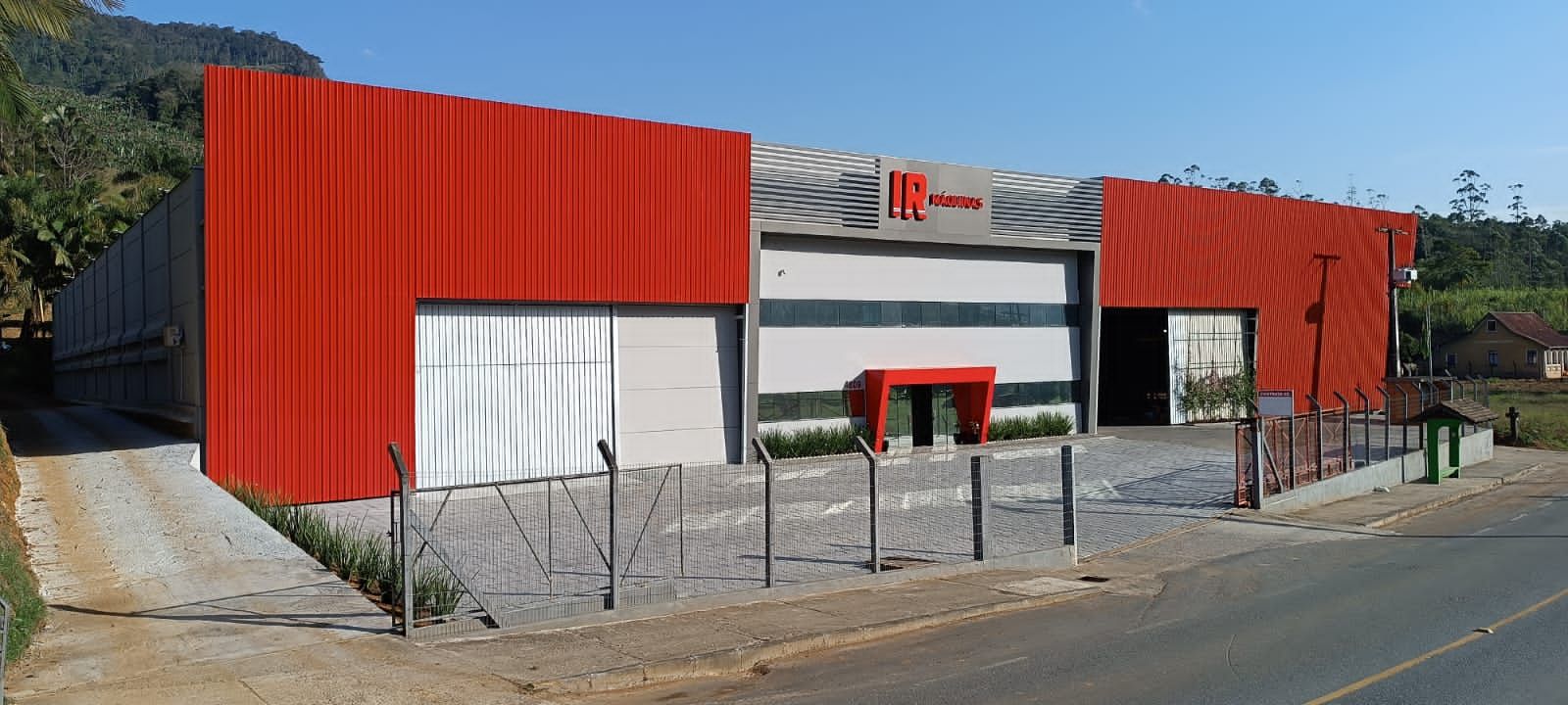Fachada da sede IR Máquinas em Jaraguá do Sul, SC